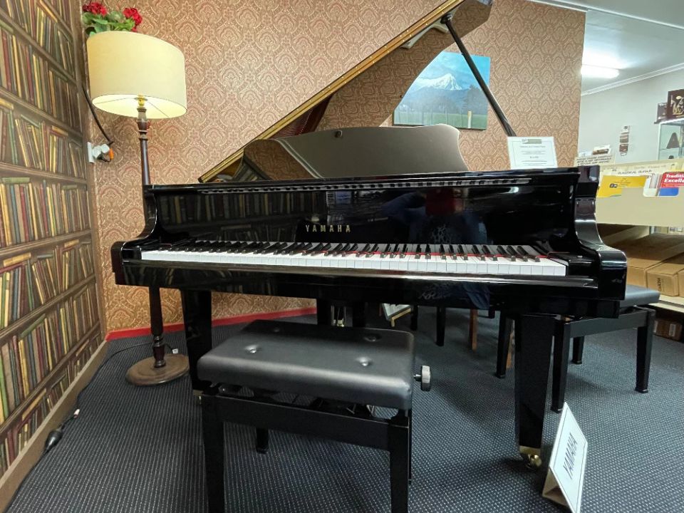 Yamaha A1L Polished Ebony Baby Grand Piano Overview presentation